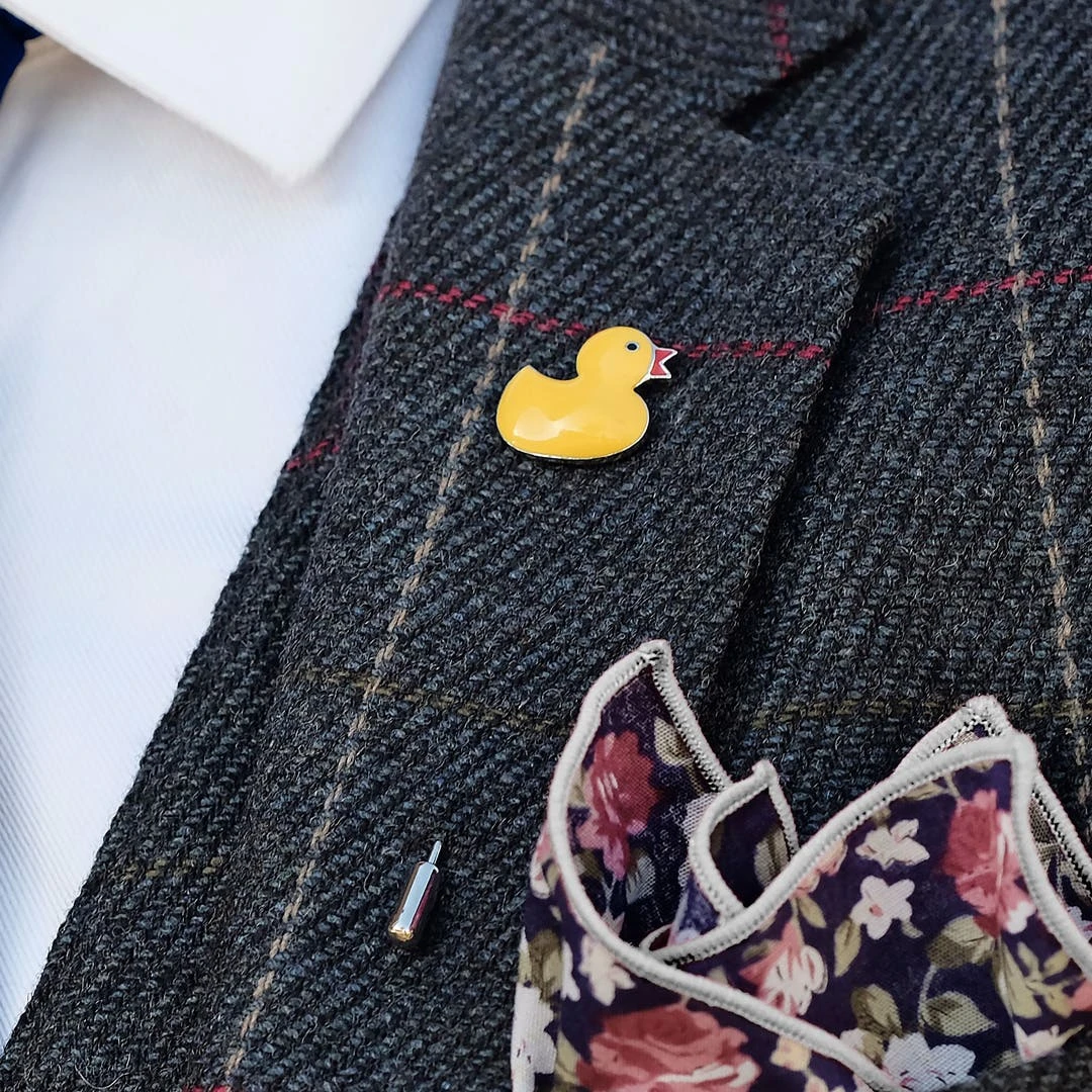 Warren Asher Broche Le Canard Jaune 3 Warren Asher Broche Le Canard Jaune – Image 3