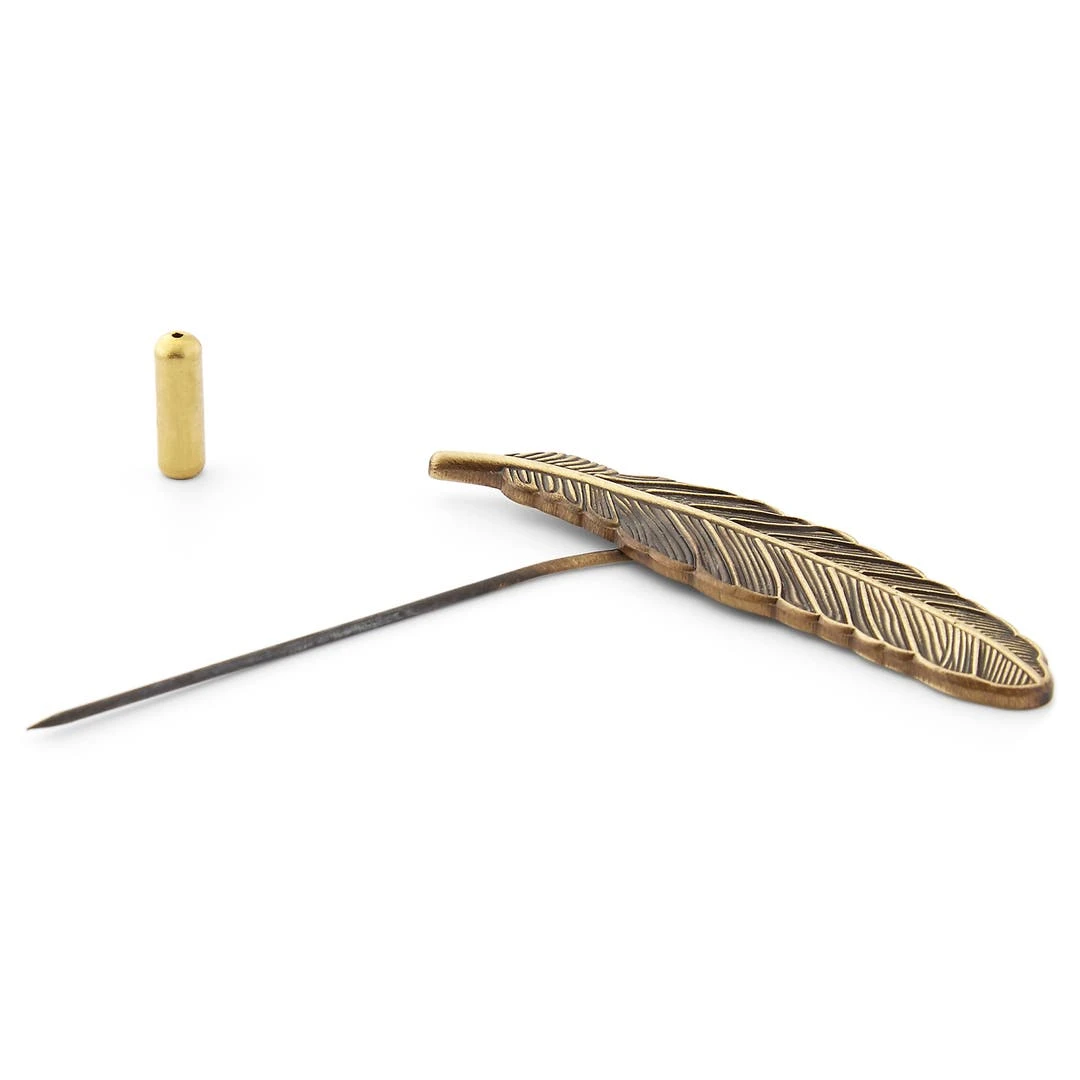 Warren Asher Broche Pour Homme à Plume Dorée 2 Warren Asher Broche Pour Homme à Plume Dorée – Image 2