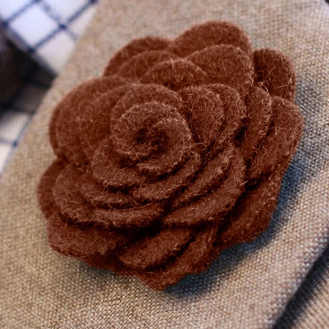 Warren Asher Boutonnière Rose Brune 6 Warren Asher Boutonnière Rose Brune – Image 6