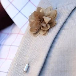 Warren Asher Boutonnière à Fleur Pivoine Marron -Boutique Trendhim brun p on reversblomst