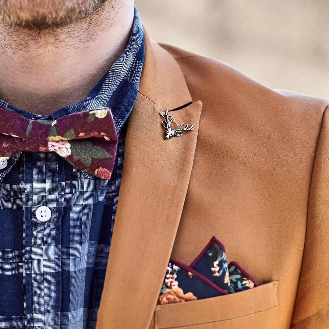 Warren Asher Boutonnière Cerf Doré 4 Warren Asher Boutonnière Cerf Doré – Image 4