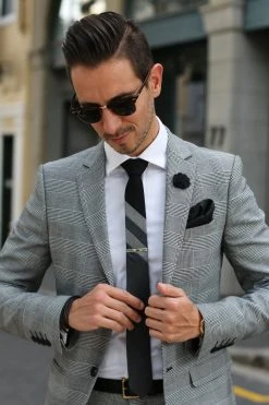 Warren Asher Boutonnière Rose Noire -Boutique Trendhim img 3012 3