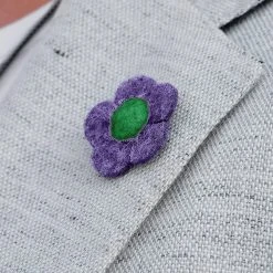 Warren Asher Broche à Fleur Pourpre Et Vert -Boutique Trendhim navy and white flower lapel pin12