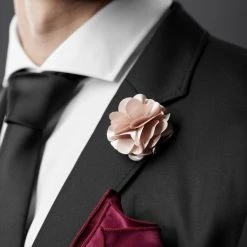 Warren Asher Boutonnière à Fleur Crème Luxueuse -Boutique Trendhim rel megashoot lapel pins 10918 1