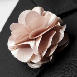 Warren Asher Boutonnière à Fleur Crème Luxueuse -Boutique Trendhim rel megashoot lapel pins 10918 1 bm1