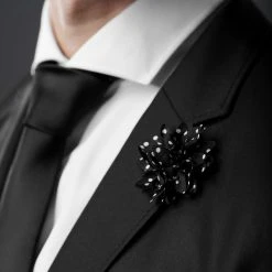 Warren Asher Boutonnière à Fleur Noire à Pois -Boutique Trendhim rel megashoot lapel pins 10925 1