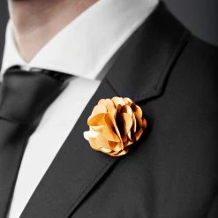 Warren Asher Boutonnière à Fleur Jaune Luxueuse -Boutique Trendhim rel megashoot lapel pins 11015 13