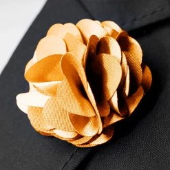 Warren Asher Boutonnière à Fleur Jaune Luxueuse -Boutique Trendhim rel megashoot lapel pins 11015 1 bm3