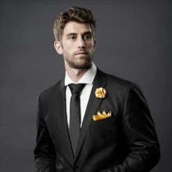 Warren Asher Boutonnière à Fleur Ardente Luxueuse 9 Warren Asher Boutonnière à Fleur Ardente Luxueuse -Boutique Trendhim rel megashoot lapel pins 11015 22