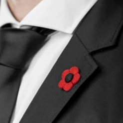 Warren Asher Épinglette à Fleur Rouge Et Noire -Boutique Trendhim rel megashoot lapel pins 13621 1