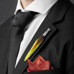 Warren Asher Épinglette "La Plume" Jaune -Boutique Trendhim rel megashoot lapel pins 13647 2 2