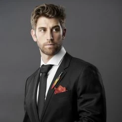 Warren Asher Broche "La Plume Rouge Flamboyant" 11 Warren Asher Broche "La Plume Rouge Flamboyant" -Boutique Trendhim rel megashoot lapel pins 13647 4