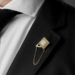 Warren Asher Épinglette En Imitation Or Et Diamant -Boutique Trendhim rel megashoot lapel pins 13648 1