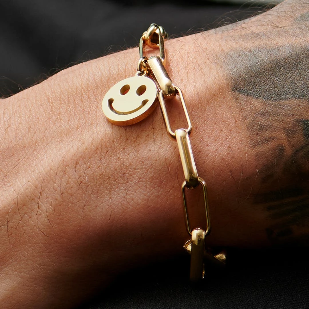 Lucleon Bracelet Amager Clarke Doré à Maille Torsadée Et Maille Gourmette Avec Pendentif Smiley 6 Lucleon Bracelet Amager Clarke Doré à Maille Torsadée Et Maille Gourmette Avec Pendentif Smiley – Image 6