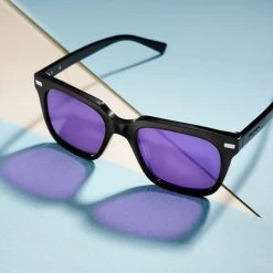Waykins Lunettes De Soleil Noires Wolfgang Thea à Verres Polarisés Violets -Boutique Trendhim rst sc2021 ig sm 22879 1x1 13d 1