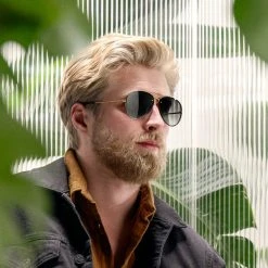 Lucleon Occasus | Lunettes De Soleil Aviator Dorées à Verres Verts Dégradés 8 Lucleon Occasus | Lunettes De Soleil Aviator Dorées à Verres Verts Dégradés -Boutique Trendhim rst spring 23 ll sunglasses goldlbrown and goldblack 1a 3