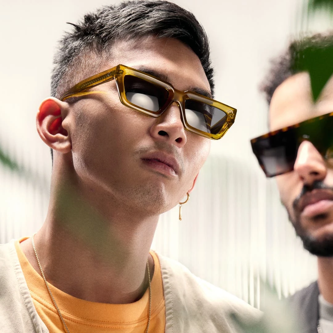 Otsu Occasus | Lunettes De Soleil Carrées Jaune Fluo à Monture épaisse Et Verres Polarisés 2 Otsu Occasus | Lunettes De Soleil Carrées Jaune Fluo à Monture épaisse Et Verres Polarisés – Image 2