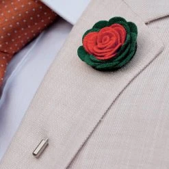 Warren Asher Boutonnière à Fleur Douce Vert Foncé Et Rouge -Boutique Trendhim soft dark green red lapel flower