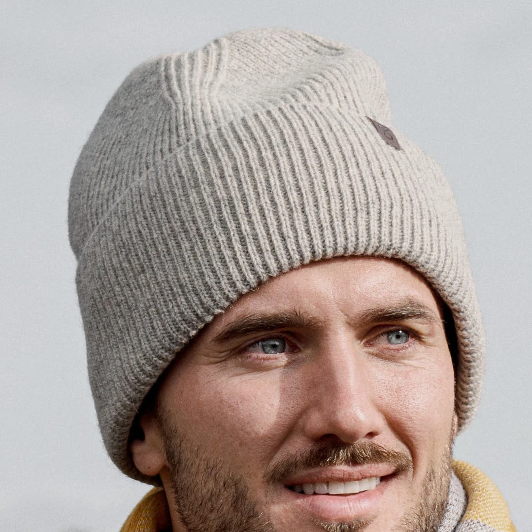 Fawler Hiems | Bonnet Gris à Revers En Laine Recyclée 6 Fawler Hiems | Bonnet Gris à Revers En Laine Recyclée – Image 6