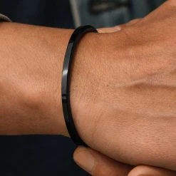 Lucleon Bracelet Manchette Noir à Profil étroit -Boutique Trendhim thin3abf3293f2be1758fb022ada672be5f0 2bm